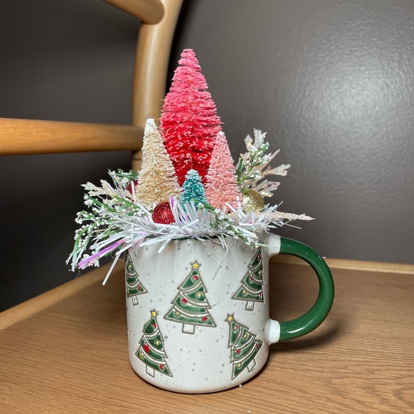 #430 PINK Christmas In Tree Mug #1 - Picture 1 of 3